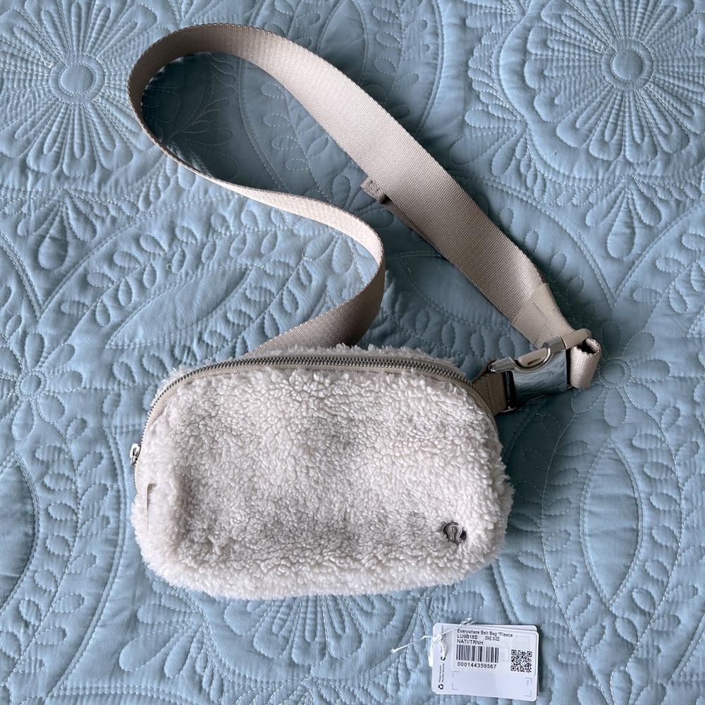 Lululemon Everywhere Belt Bag Fleece